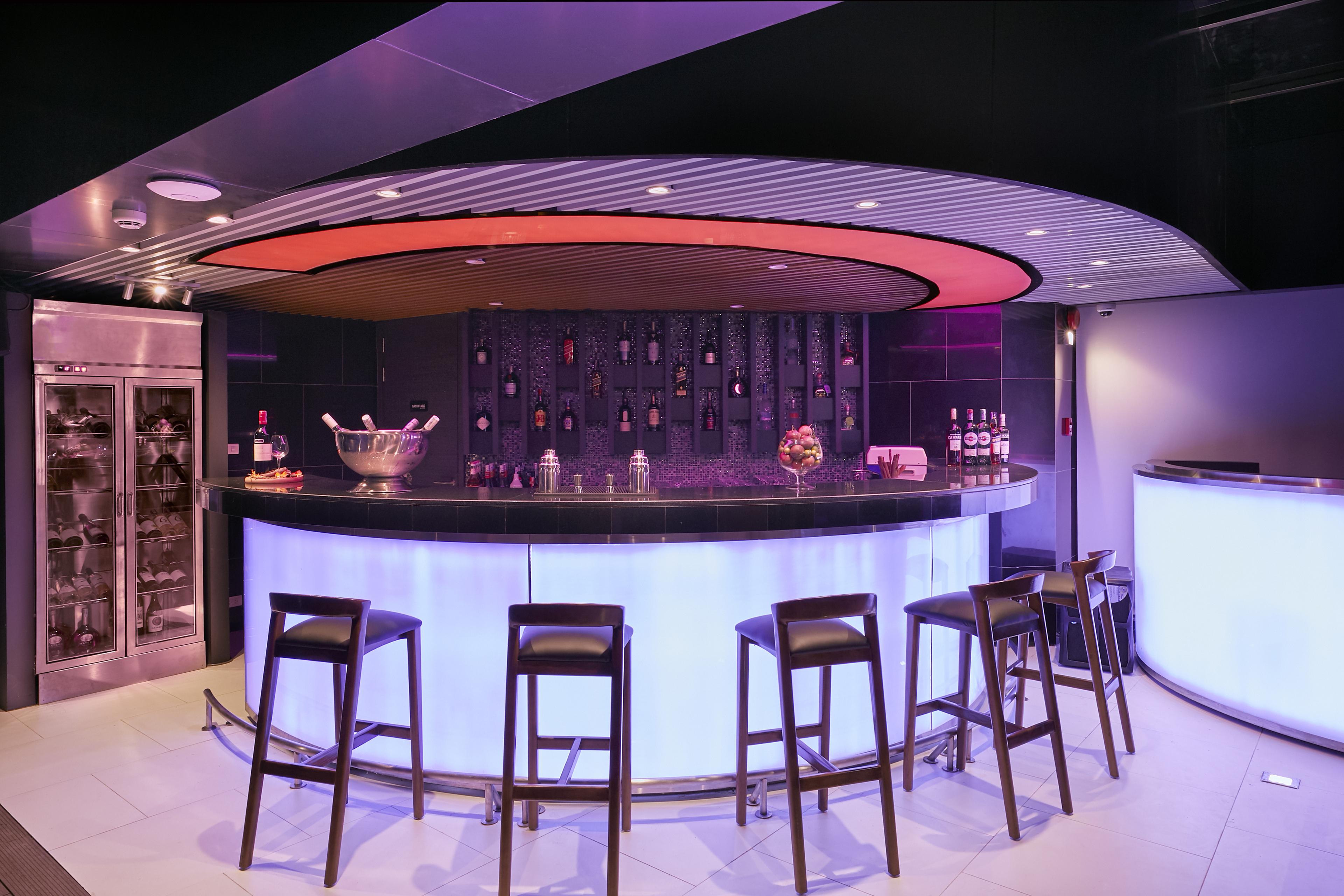 Zazz Urban Ho Chi Minh Hotel Exterior foto